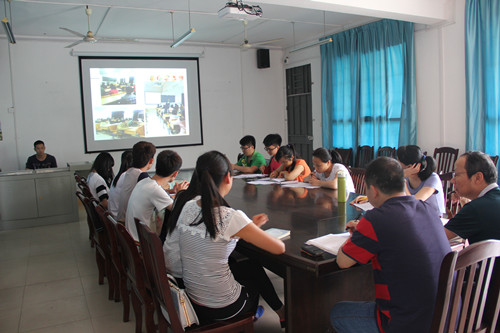 学生进行班级建设方案展示